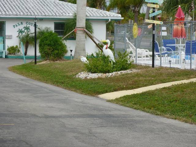 Palm court motel