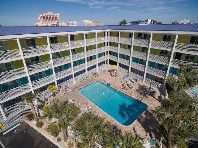 Pelican pointe hotel and resort