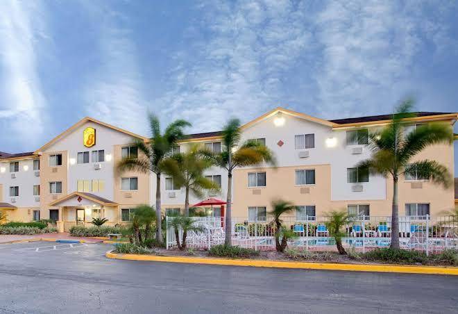 Super 8 by wyndham clearwater st petersburg airport