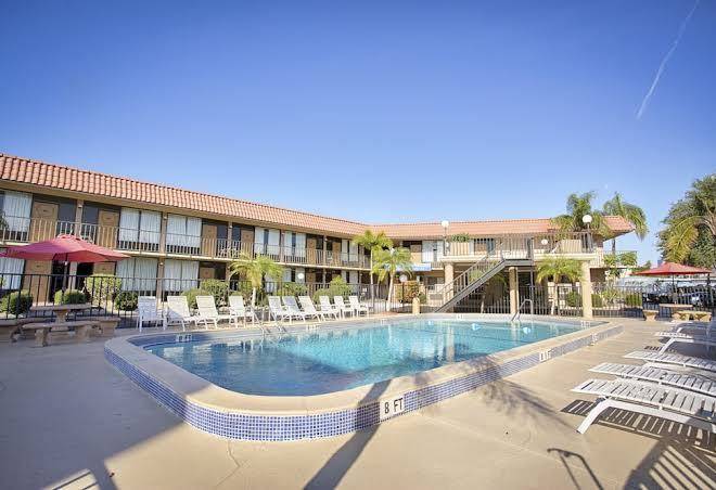 Tarpon shores inn
