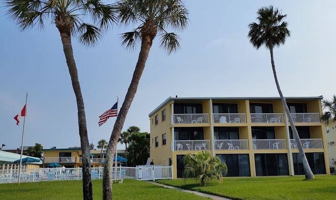 Treasure island beach club
