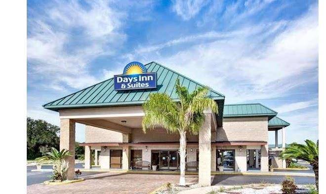 Days inn & suites by wyndham davenport