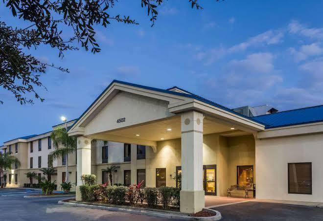 Days Inn & Suites By Wyndham Lakeland Image