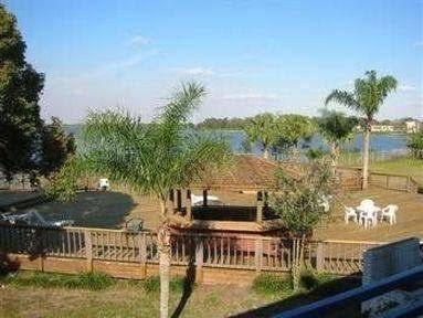 Paramount lakeside inn & suites