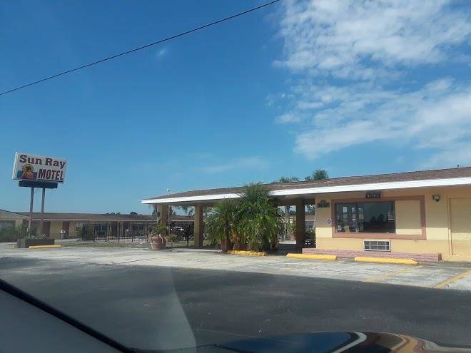 Sun ray motel