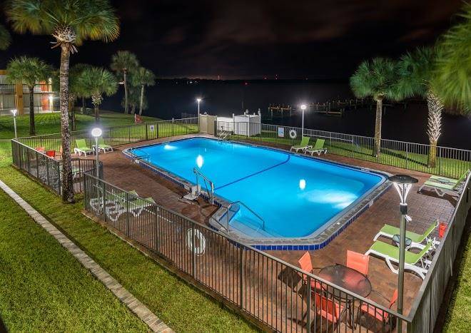Quality inn & suites riverfront