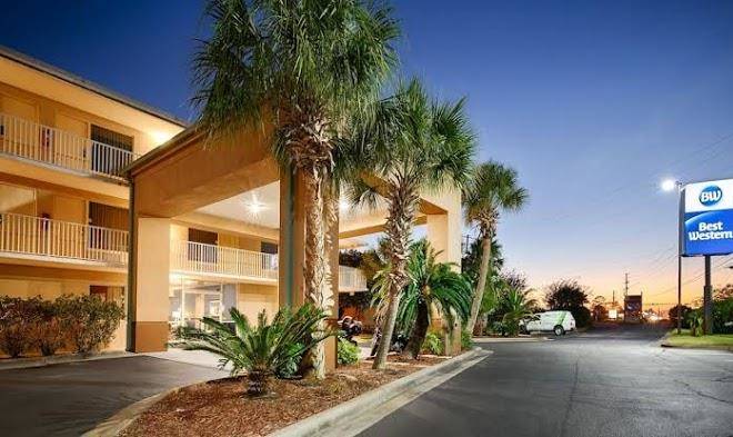 Best western navarre waterfront