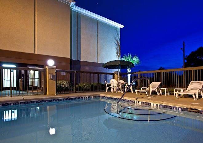 Holiday inn express & suites milton east i 10