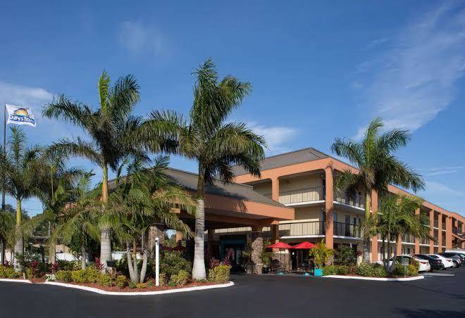 Days inn by wyndham sarasota bay