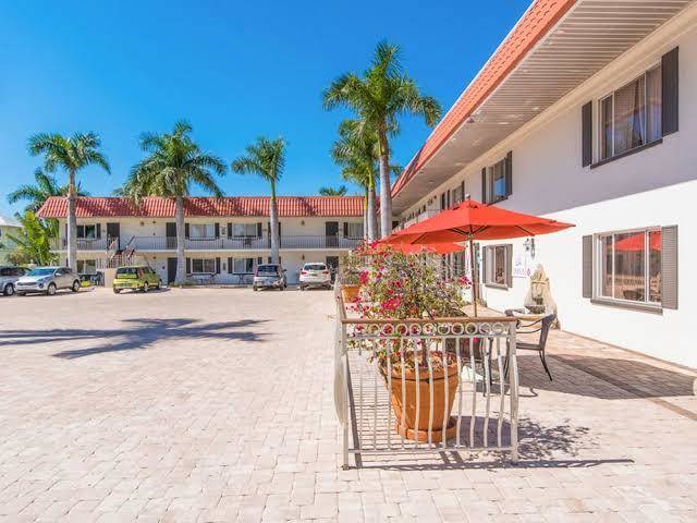 Hibiscus suites