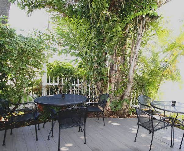 Island breeze inn