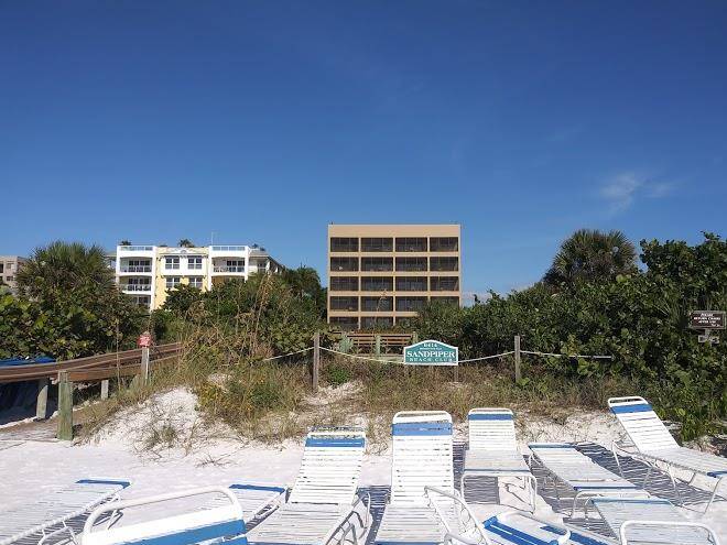 Sandpiper beach club