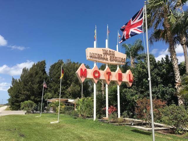 Warm mineral springs motel