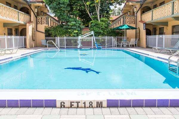 Days inn & suites by wyndham altamonte springs