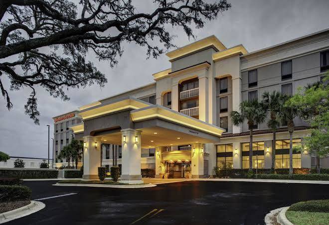 Hampton inn & suites lake mary at colonial townpark