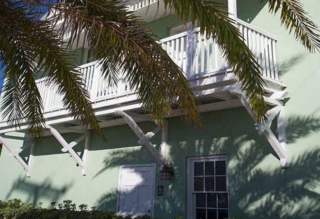 Bella bay inn
