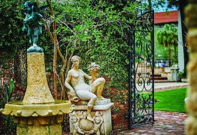 The collector luxury inn & gardens