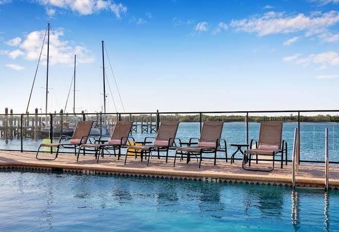 Hutchinson island plaza hotel & suites