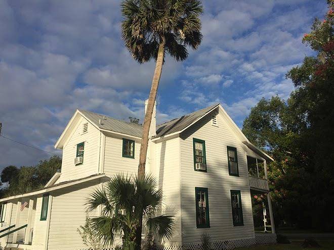 1876 heritage inn