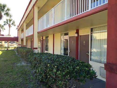 Budget inn of deland