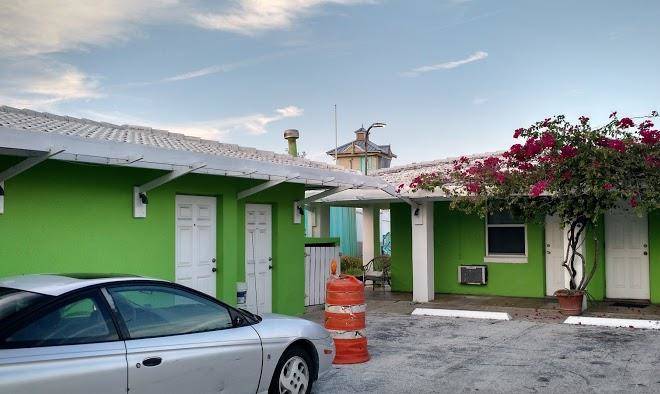 Sea horse motel