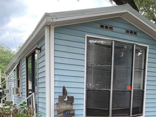Sunny sands nudist resort & mobile home park