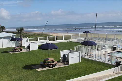 Traders inn beach club
