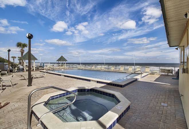 Tropical suites at daytona beach