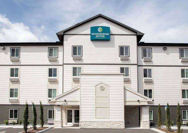 Woodspring suites daytona speedway
