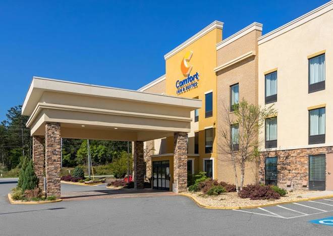Comfort inn & suites west