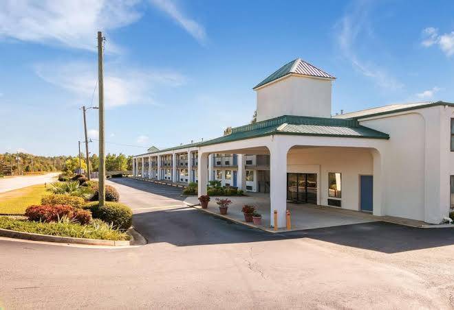 Rodeway inn & suites