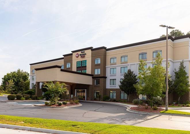 Best western plus north savannah
