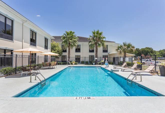 Iris garden inn