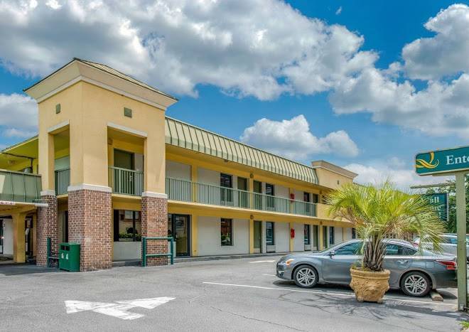 Quality inn savannah historic district