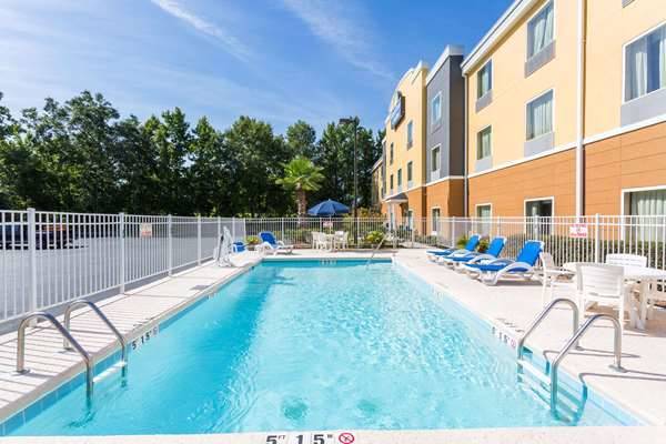Days inn & suites by wyndham savannah north i 95