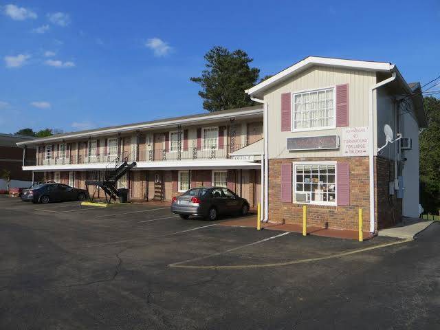 Pine crest motor lodge