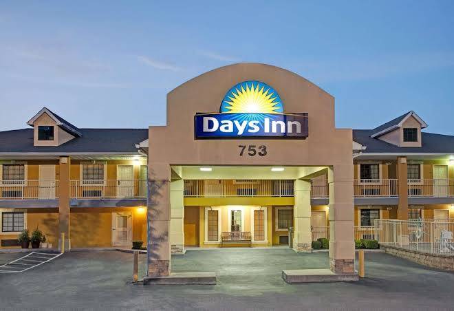 Days inn by wyndham marietta white water