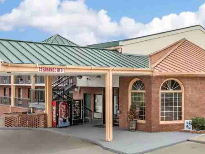 Econo lodge acworth