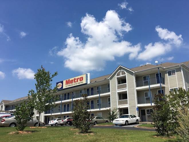 Metro extended stay hotel
