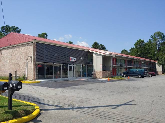 Cocomo inn & suites