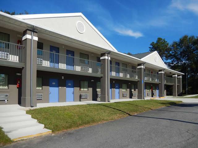 Motel 6 moultrie ga