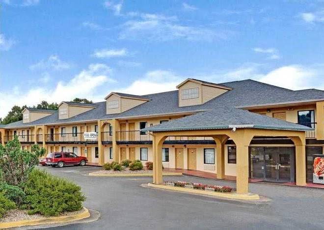 Red carpet inn and suites newnan ga