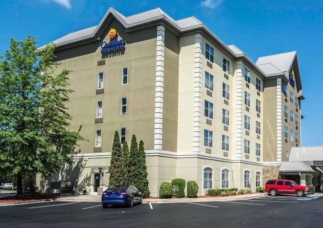 Comfort inn & suites near six flags