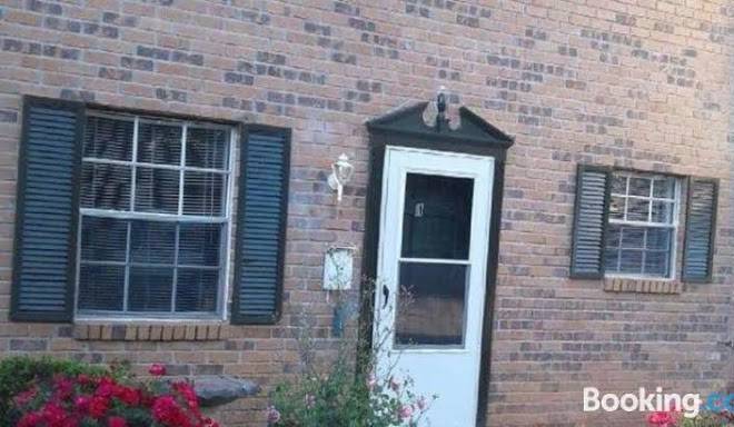 Donna s red door condo