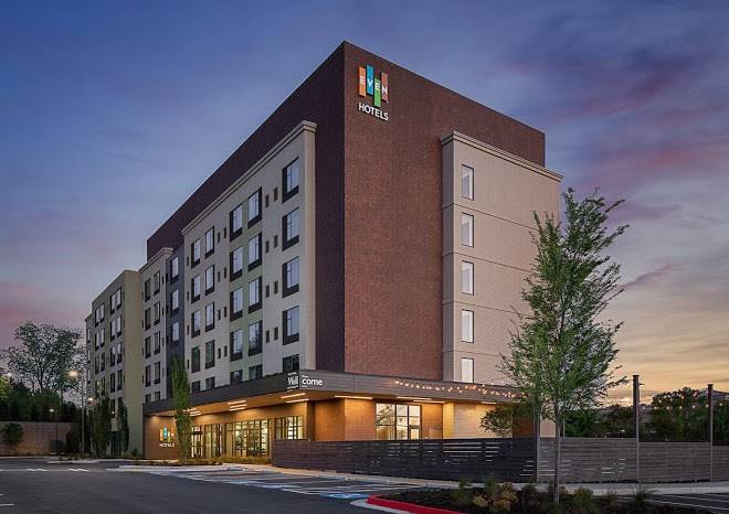 Even hotel alpharetta avalon area