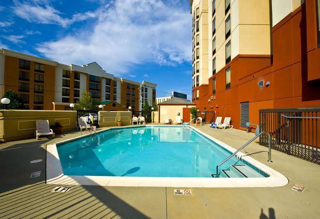 Hampton inn & suites atlanta airport north i85