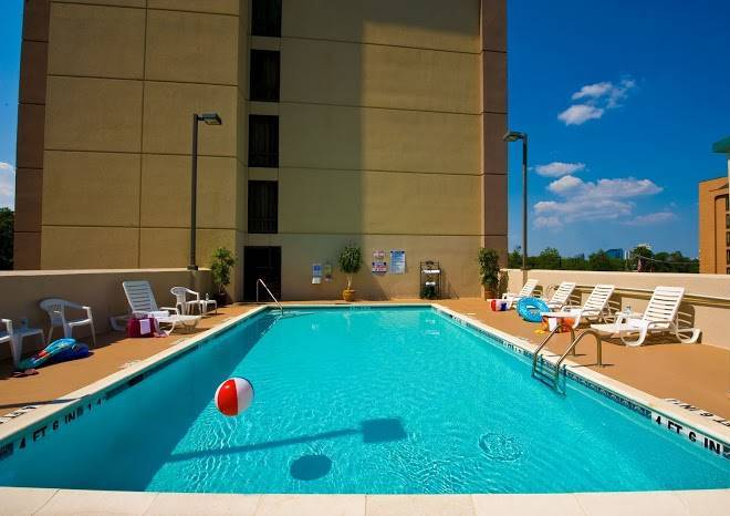 Holiday inn express & suites atlanta n perimeter mall area