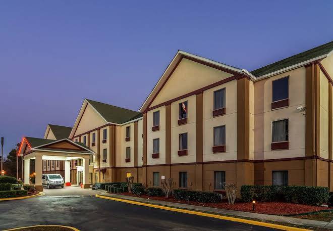 Red roof plus+ & suites atlanta airport south