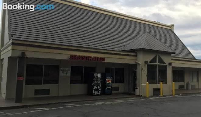 Travel Inn Atlanta Airport Image