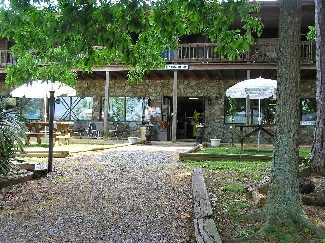 Carters lake marina & resort